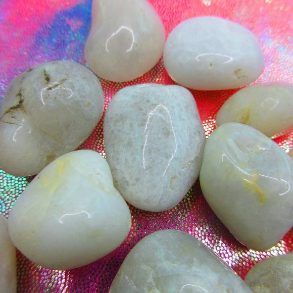 Snow Quartz Tumbled 6 Ounce Grid Set - Picture 4 of 5